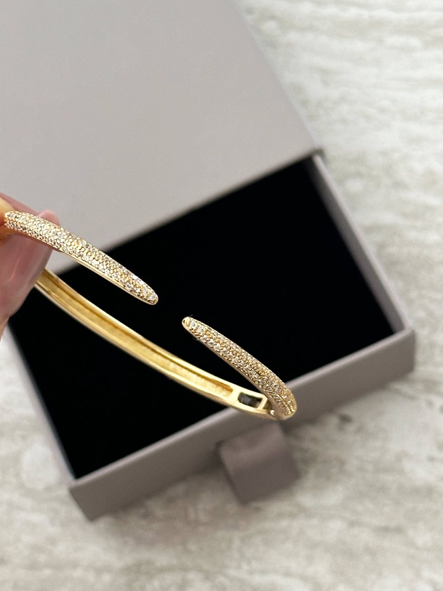 Serenity Edelstein-Manschettenarmband