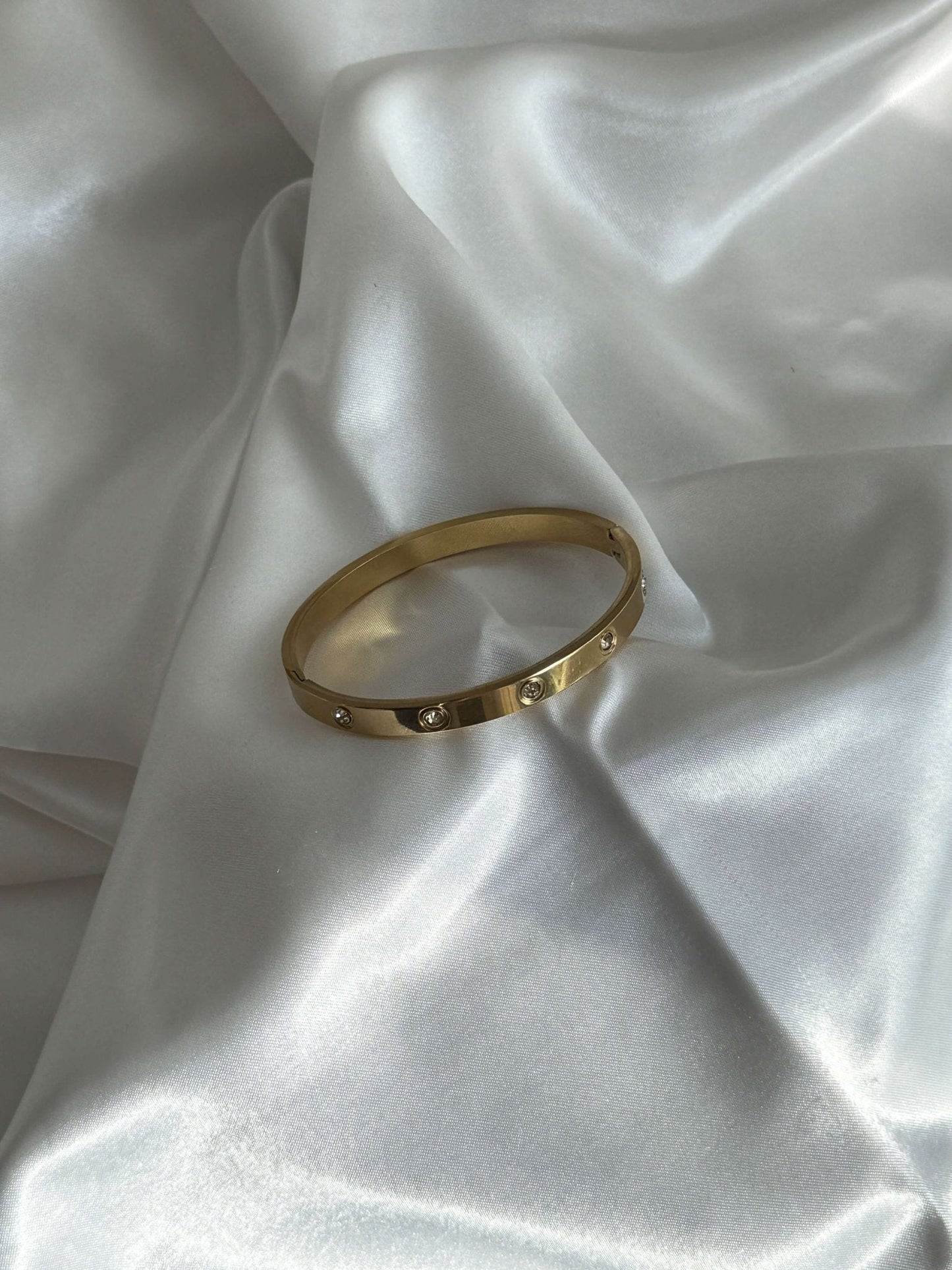 Eleganter Armreif mit Zirkonia-Akzent