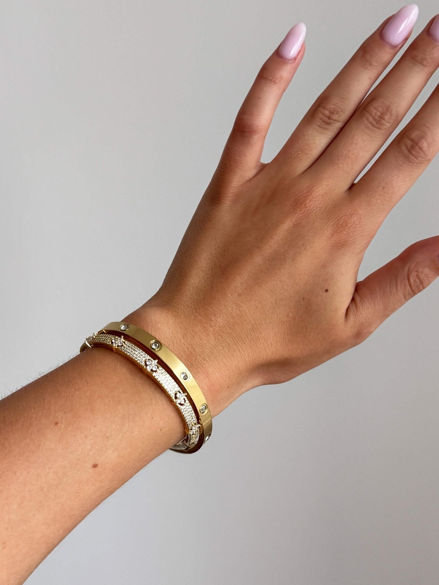 Eleganter Armreif mit Zirkonia-Akzent