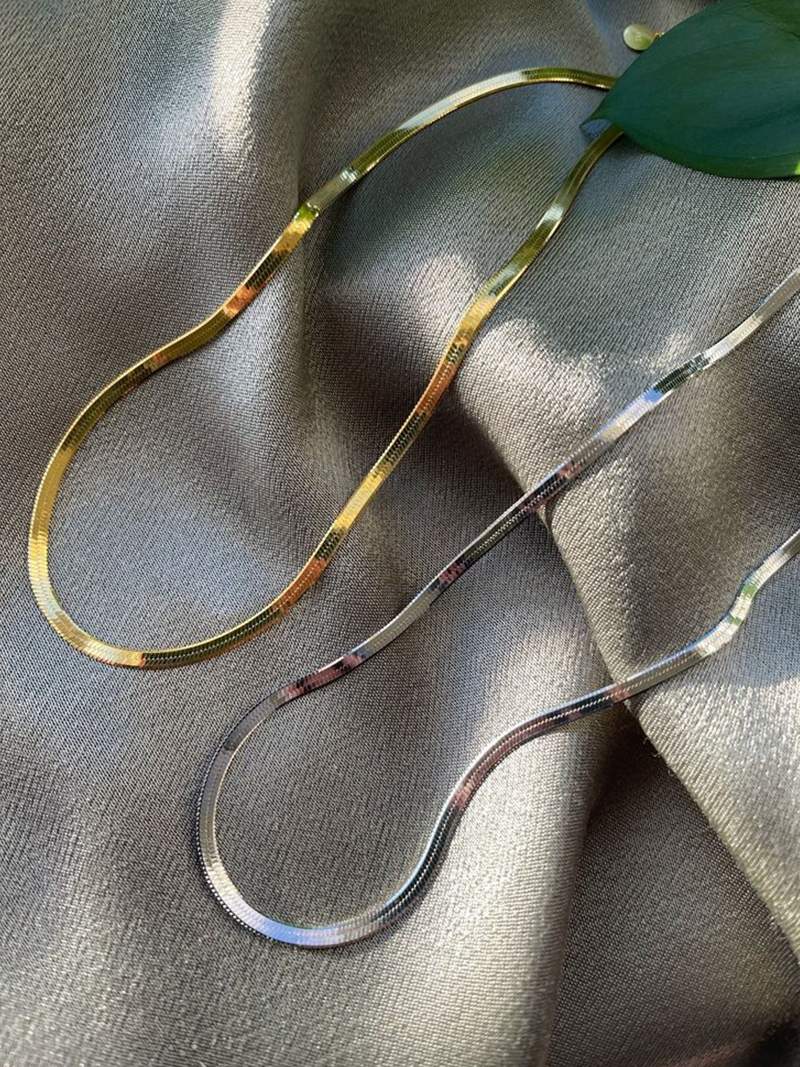 Senna Sleek Chain Necklace