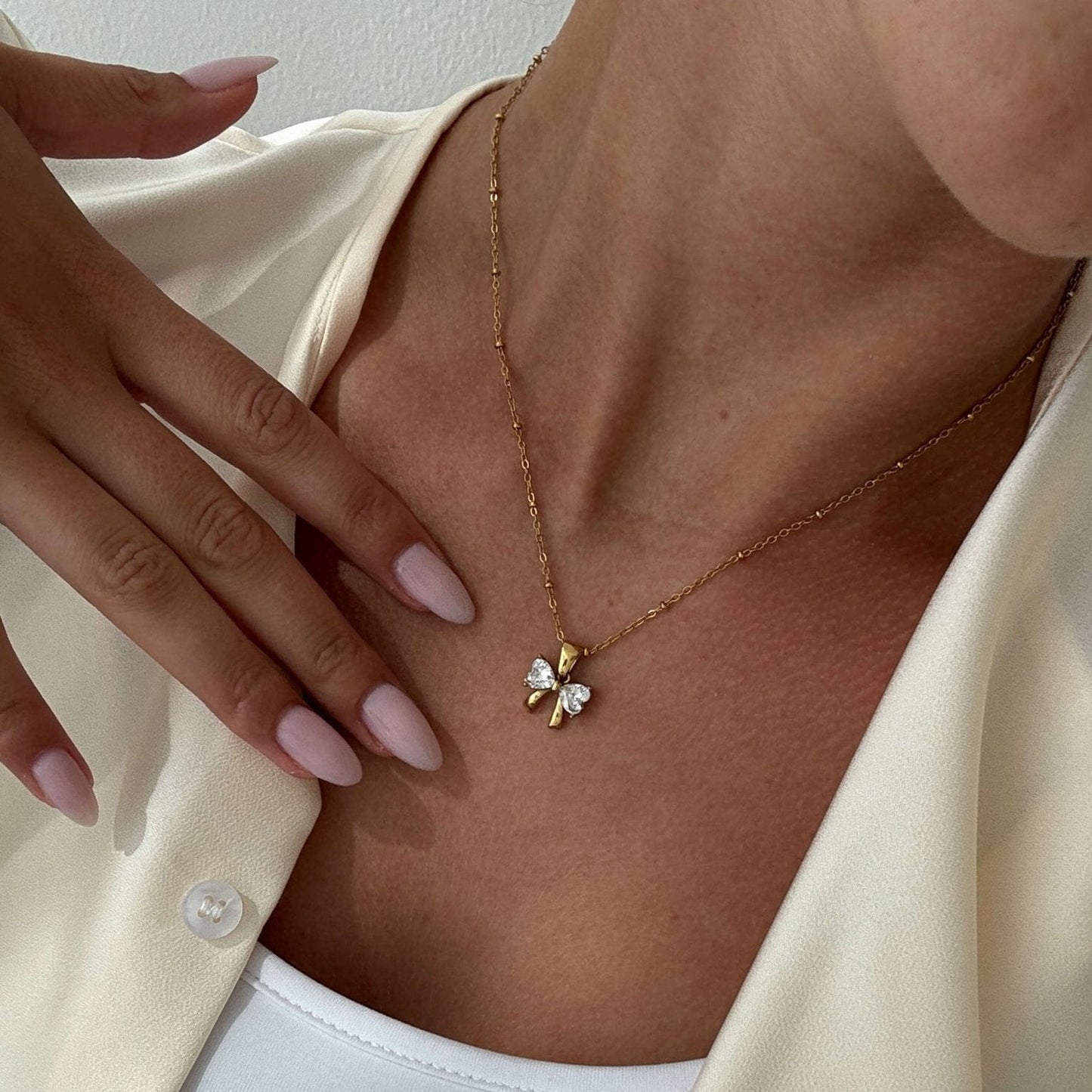 Amira bow Zirconia Bow Pendant Necklace