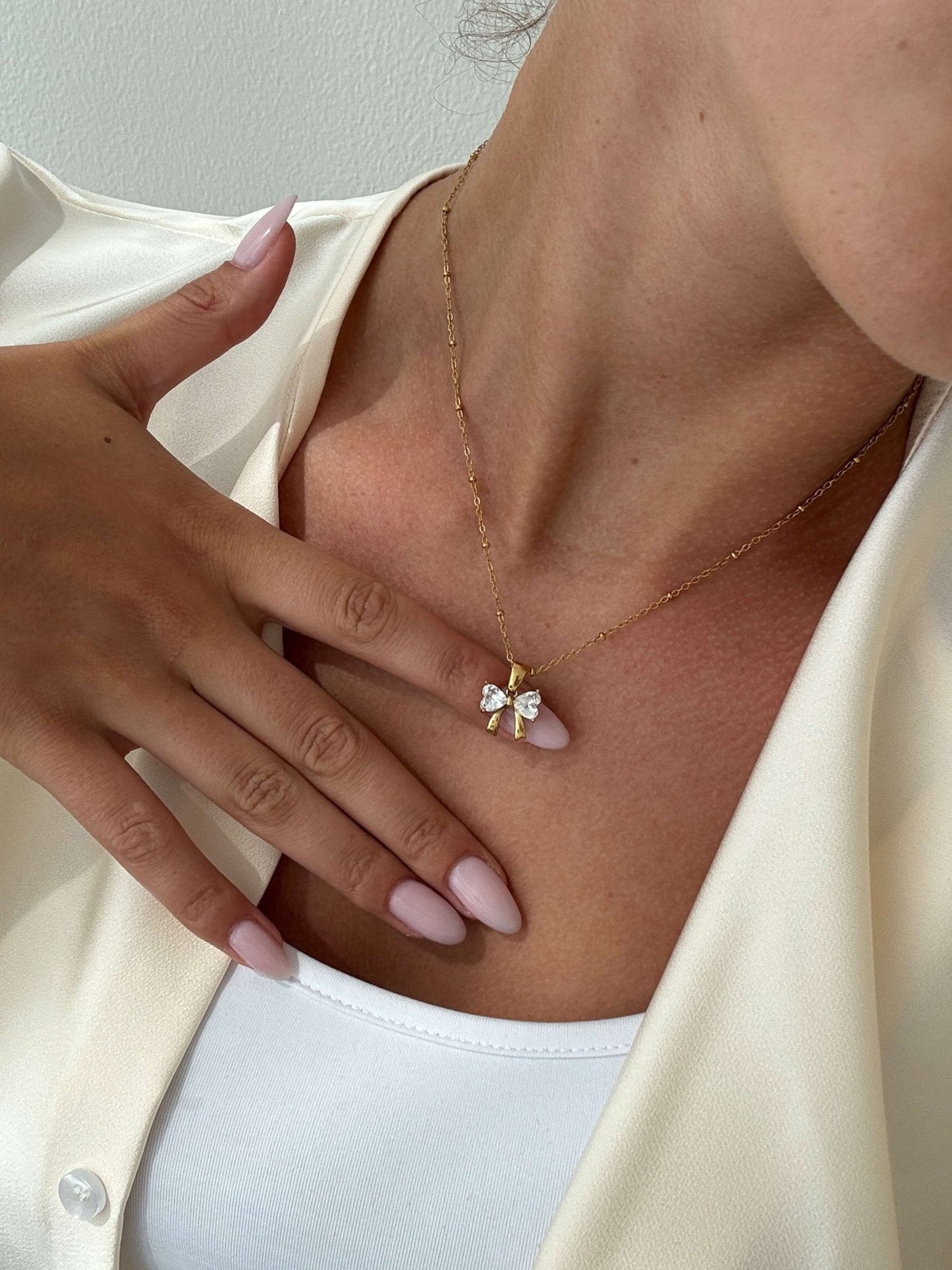 Amira bow Zirconia Bow Pendant Necklace