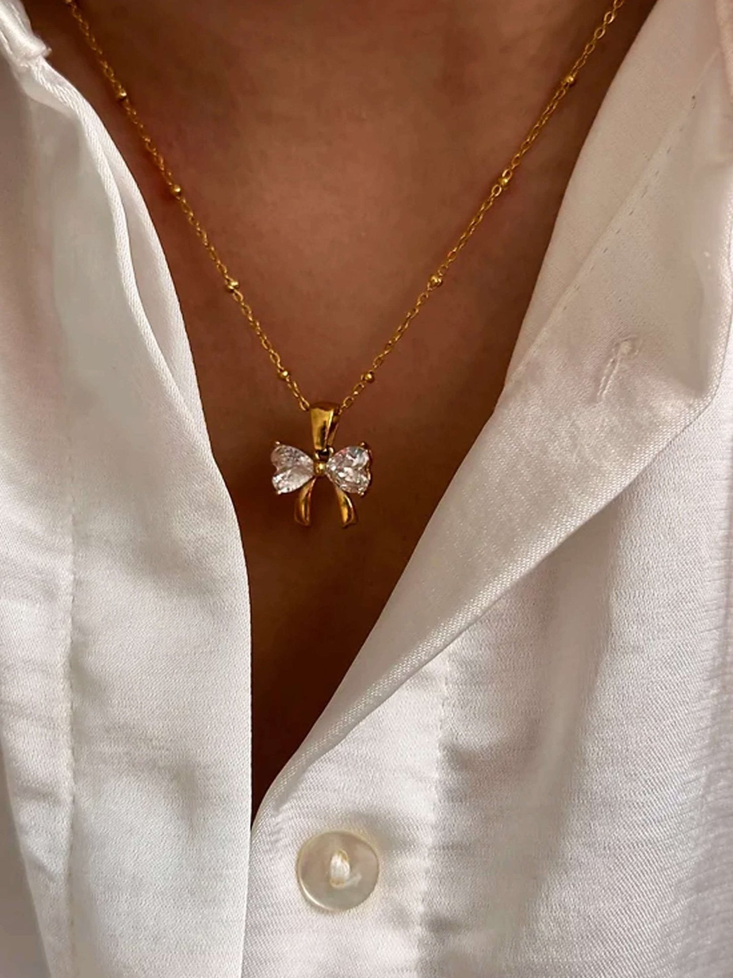 Amira bow Zirconia Bow Pendant Necklace