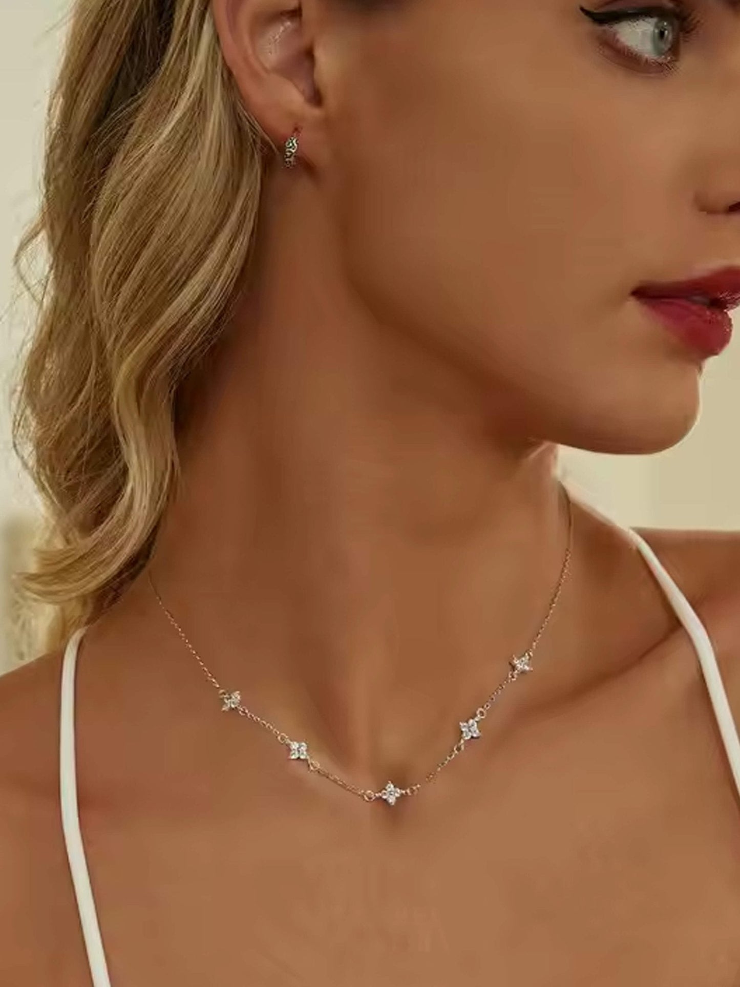 Nida Flower Zirconia Necklace