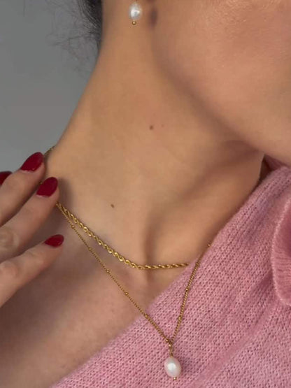 Rana Pearl Pendant Necklace