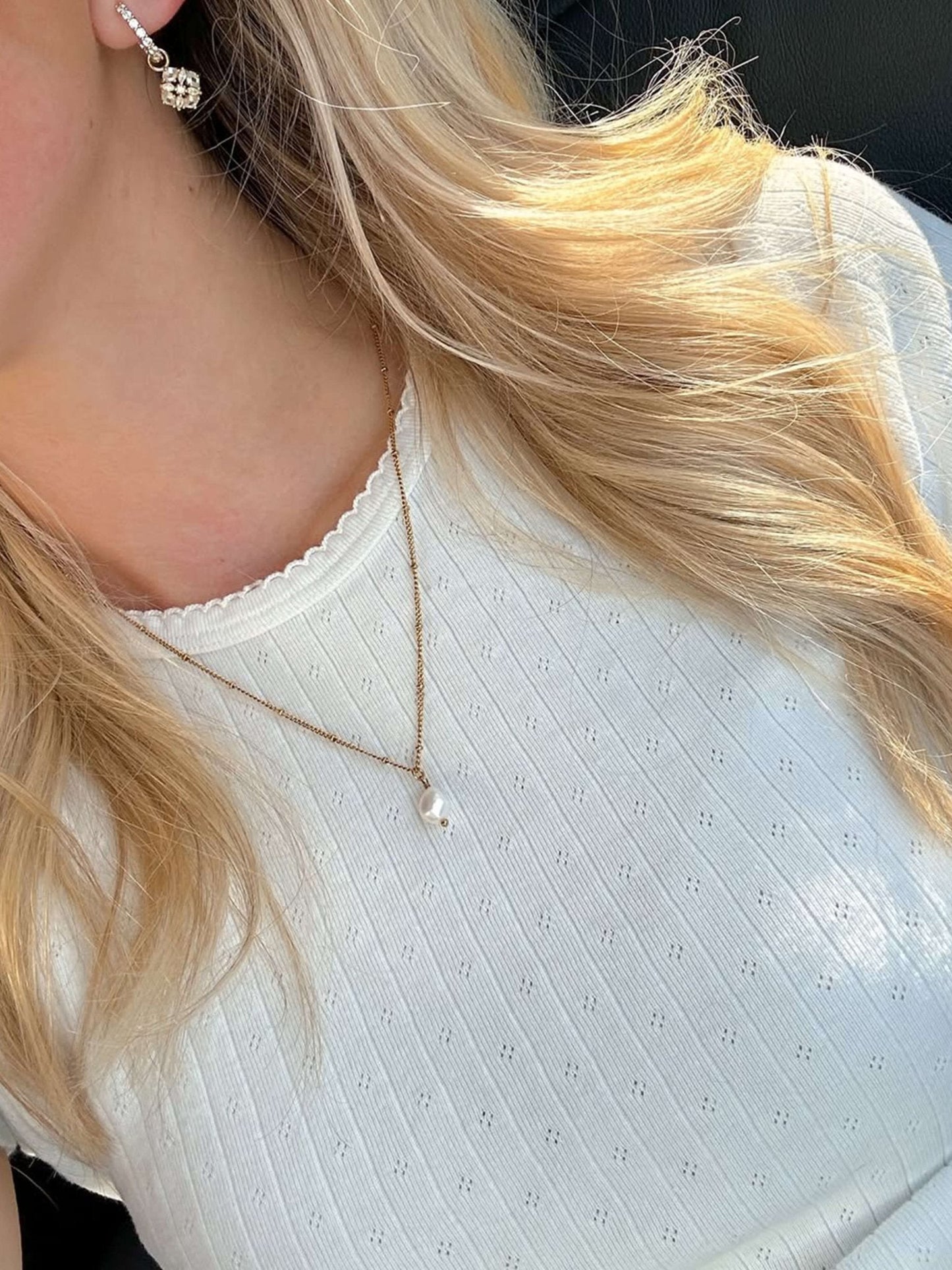 Rana Pearl Pendant Necklace