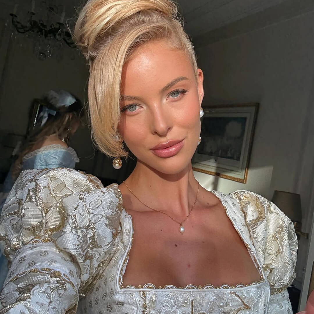 Rana Pearl Pendant Necklace