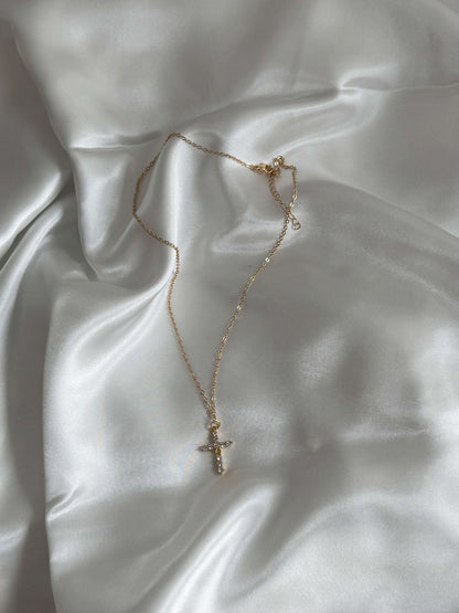 Collier pendentif croix en zircone Ariadne